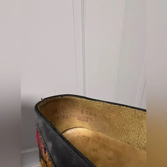 Berne of Switzerland | RARE Vintage Embroidered Pointed Toe Pumps | Size 6 - Picture 9 of 15